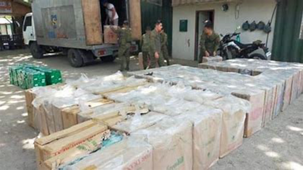 2 nabbed for resale of seized cigarettes BOC vows heads will roll.jpg