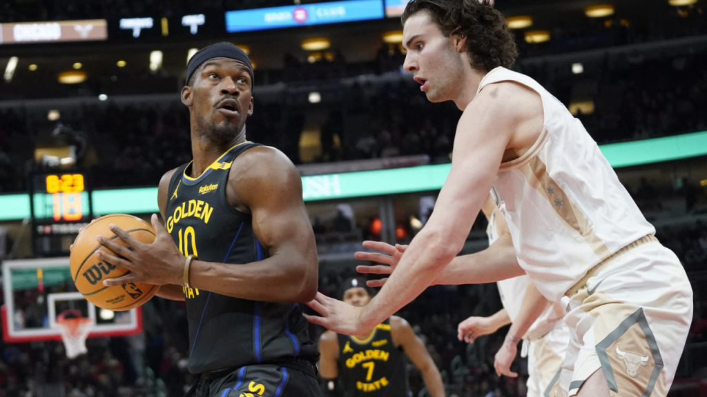 NBA Down 24 Warriors upend Bulls in Jimmy Butlers solid debut.jpg