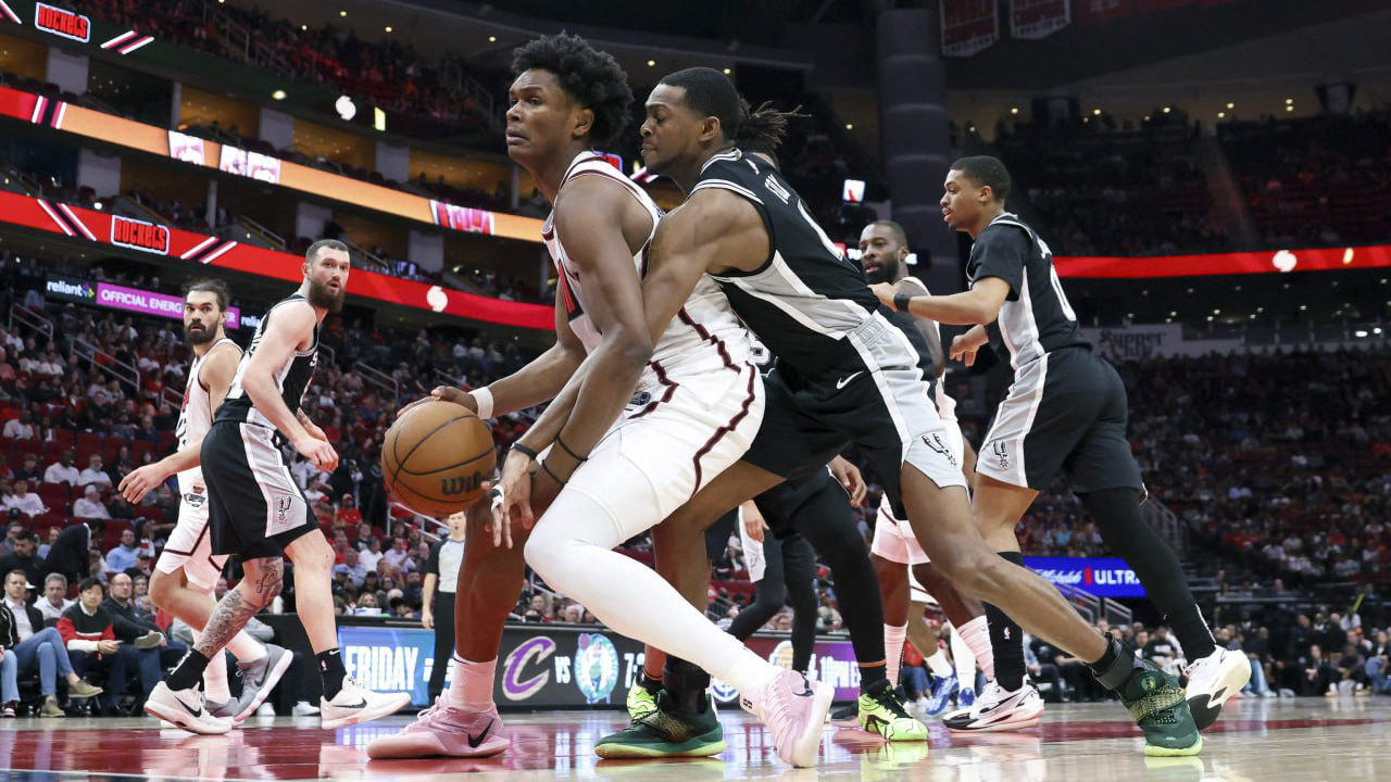 NBA: Rockets put Spurs in hole early, cruise to victory