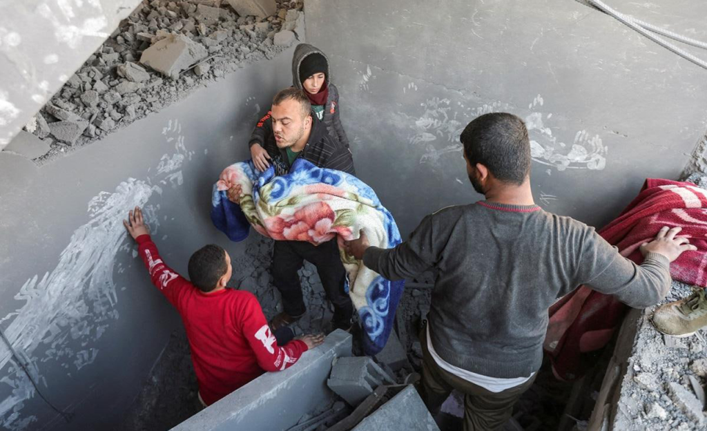 Pope Francis decries deaths of children in global conflicts.jpg
