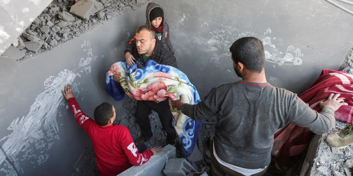 Pope Francis decries deaths of children in global conflicts.jpg