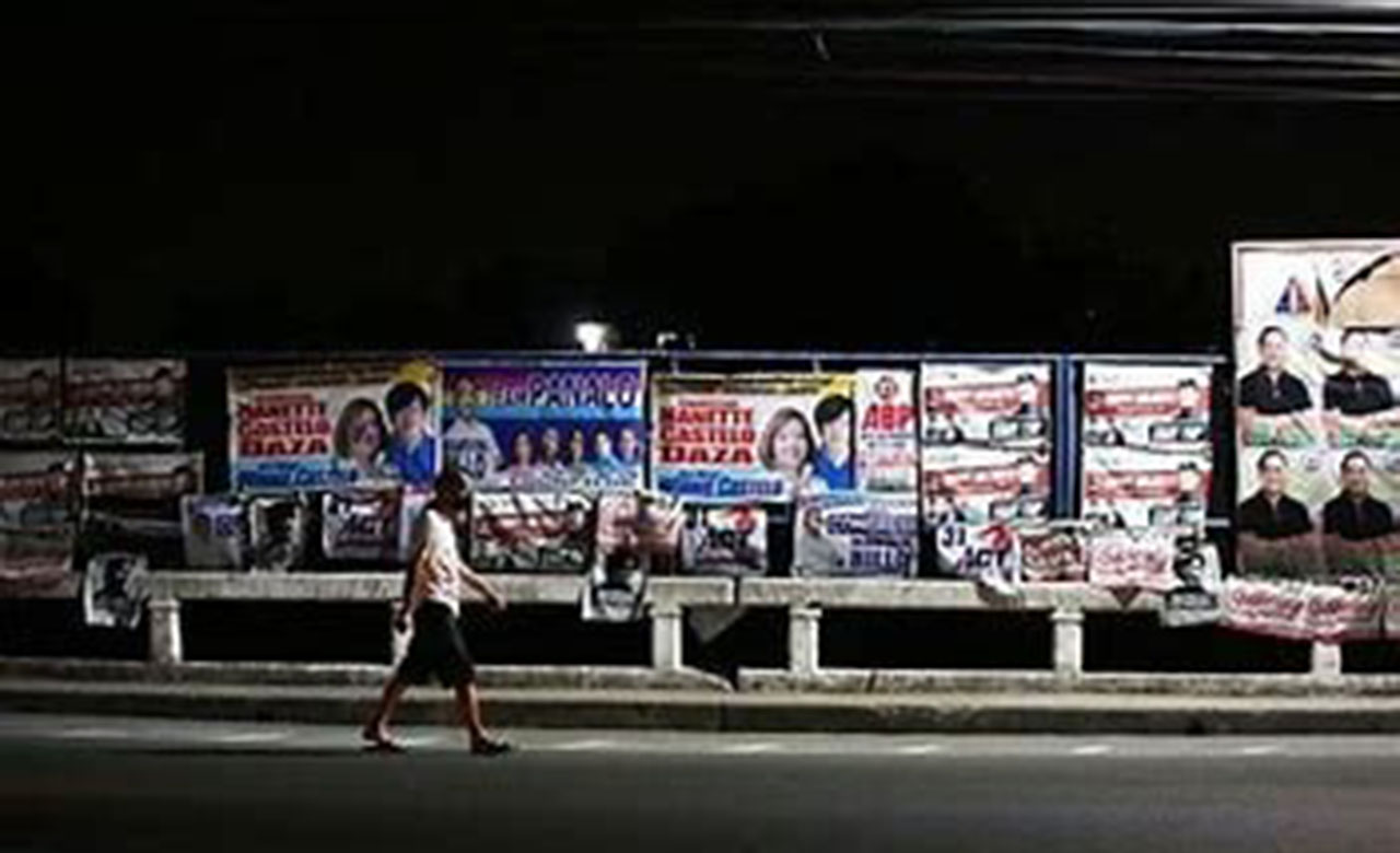 Comelec orders 6 Senate bets to explain illegal posters