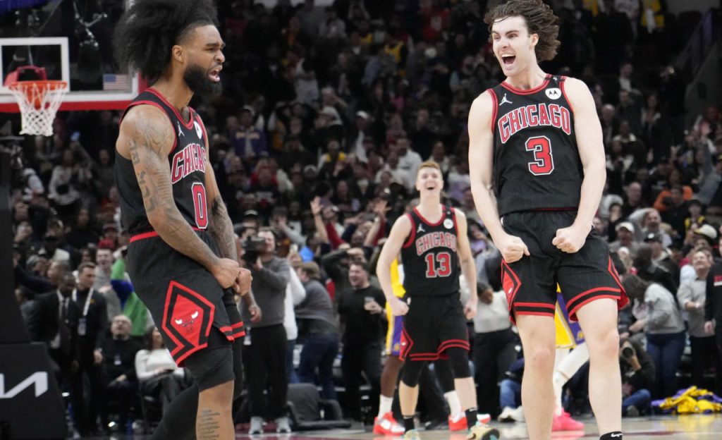 NBA Josh Giddey hits miracle shot at buzzer as Bulls edge Lakers