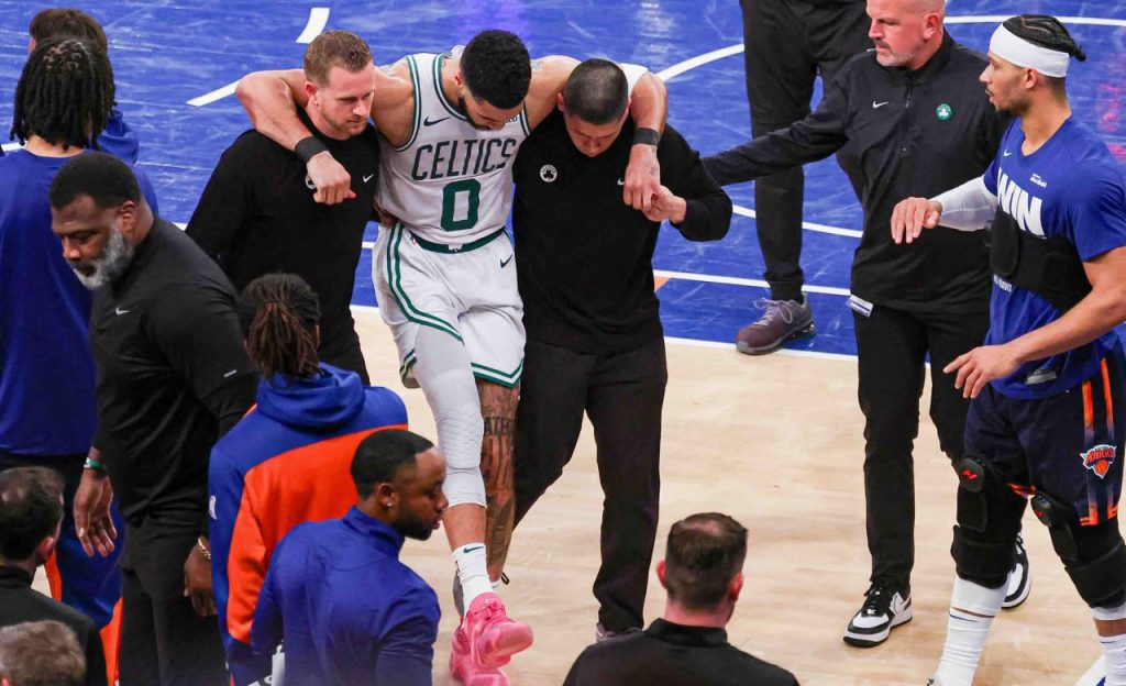 Jayson Tatum out of hospital met with Boston teammates