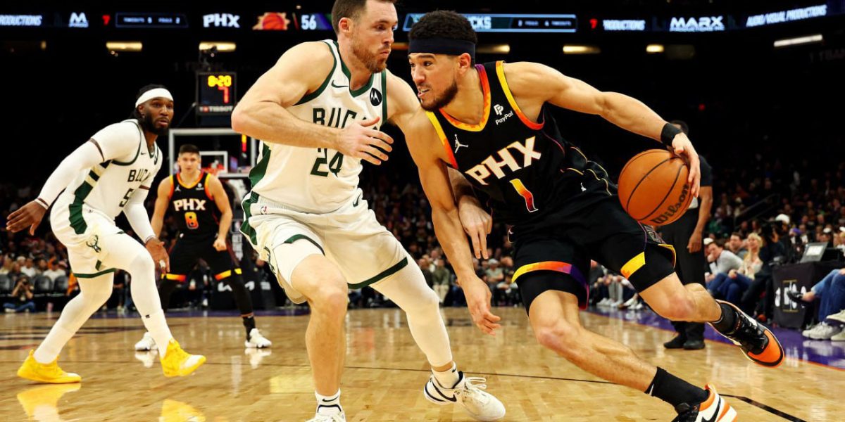 Bucks Pat Connaughton picks up 9.4M player option —reports