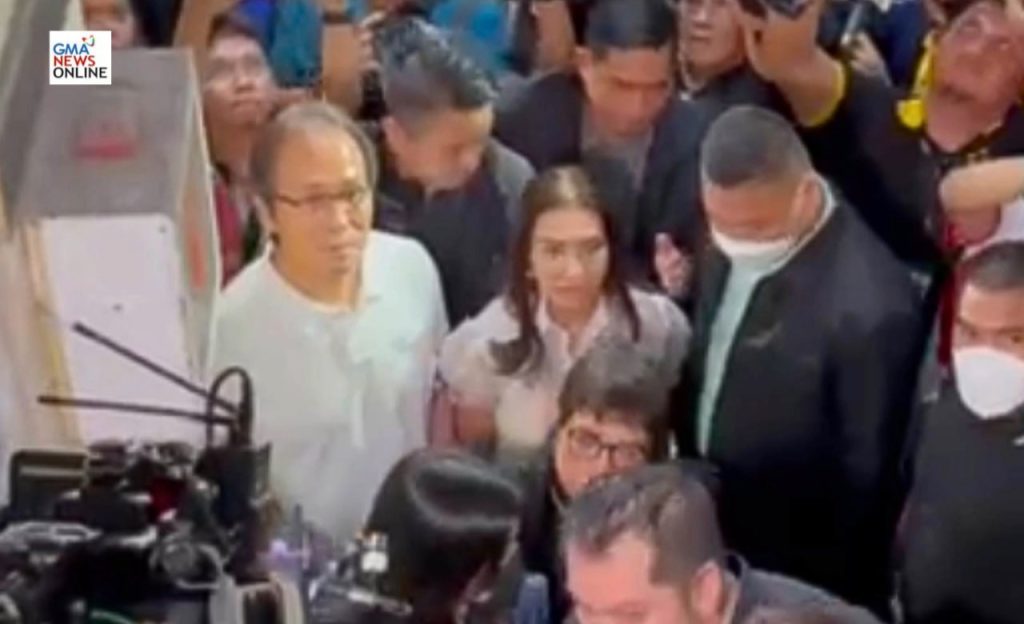 Atong Ang arrives in Mandaluyong Court to file complaint vs Alyas Totoy 1 1