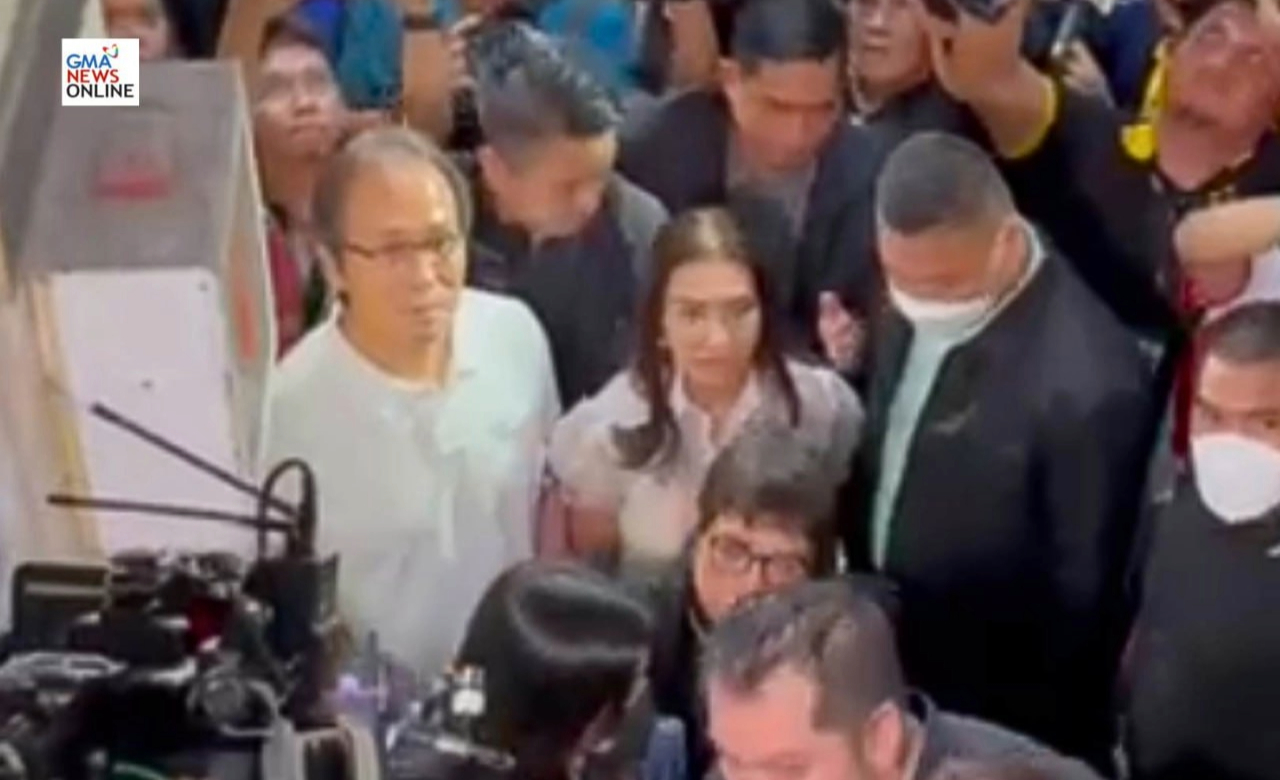 Atong Ang arrives in Mandaluyong Court to file complaint vs ‘Alyas Totoy’