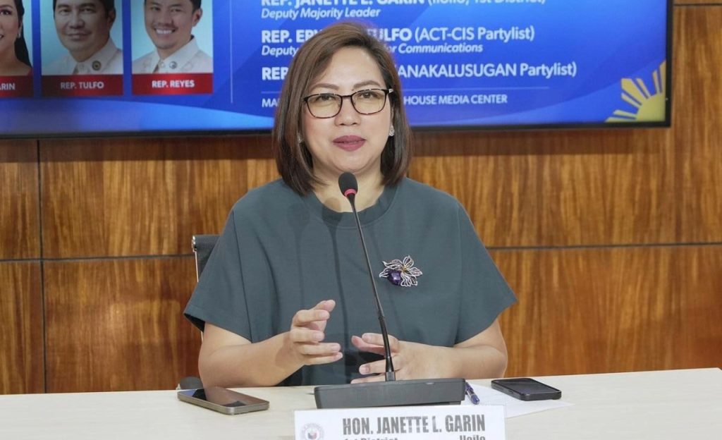 Gloria Arroyo among 291 solons backing Romualdezs reelection as Speaker — Garin 1