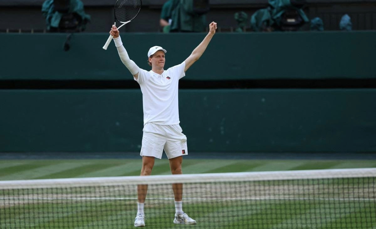 Jannik Sinner defeats Carlos Alcaraz to win Wimbledon