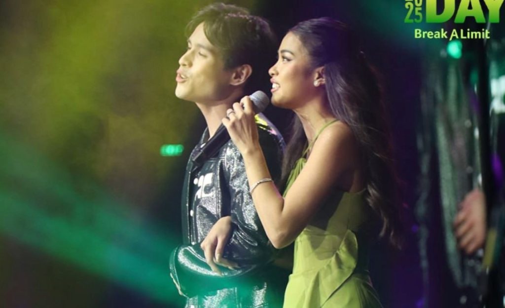 Shuvee Etrata Ralph De Leon make fans kilig with Palagi duet in concert 1