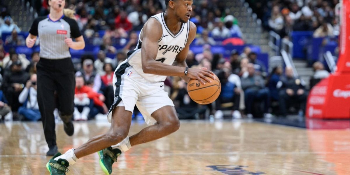 Spurs DeAaron Fox signs 4 year 229M extension —report 1