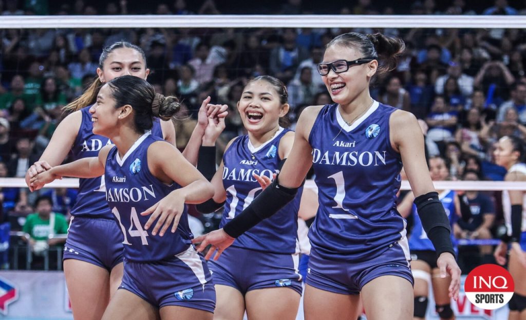IMG 1304 UAAP Season 87 womens volleyball Ateneo Adamson Shaina Nitura teammates 1536x1024 1