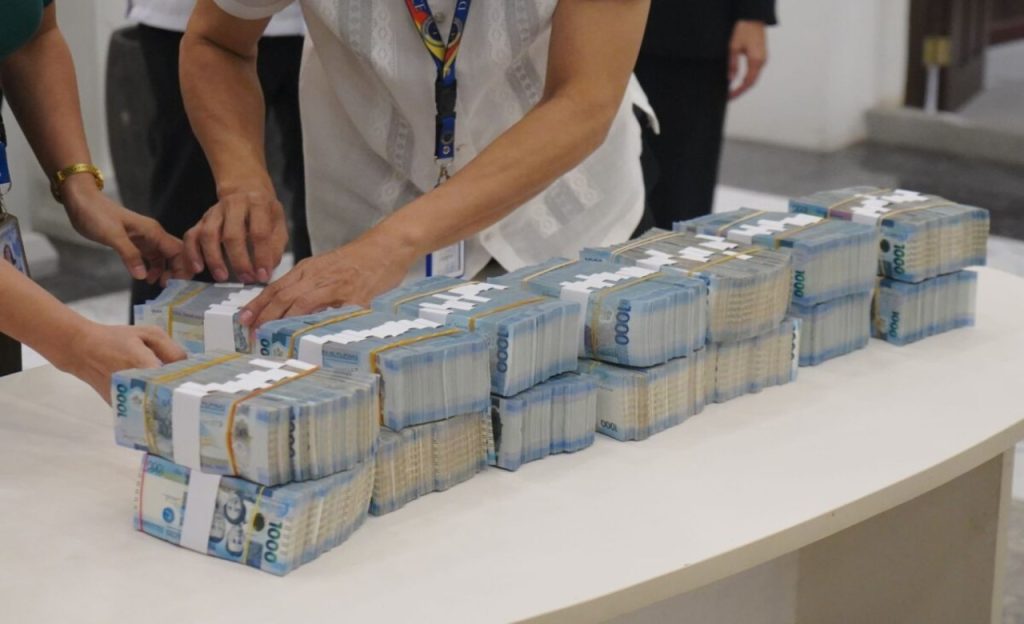 sally santos money 23dec2025 1200x800 1
