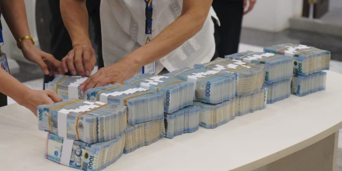 sally santos money 23dec2025 1200x800 1