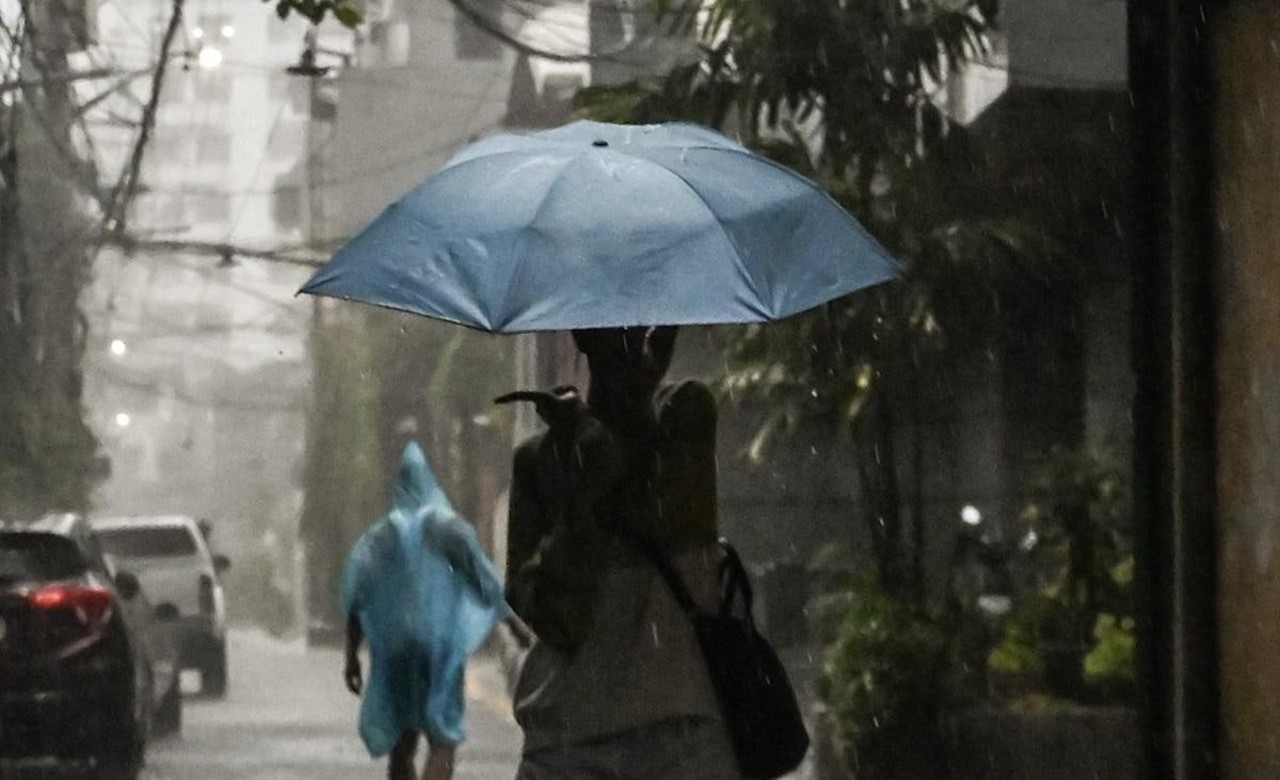 Cloudy skies, rains expected as easterlies, Amihan affect PH