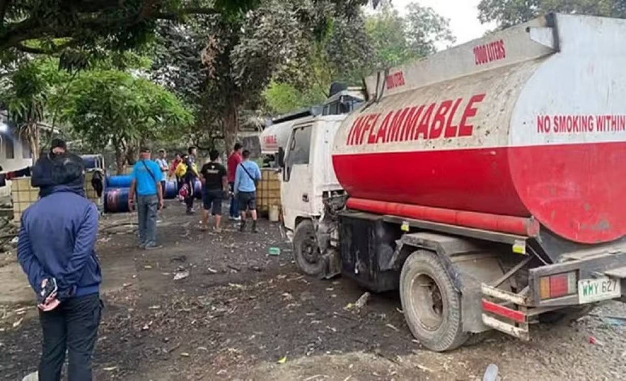 PNP – 2 arrested for illegal transport of 7,000 liters of diesel in Rizal