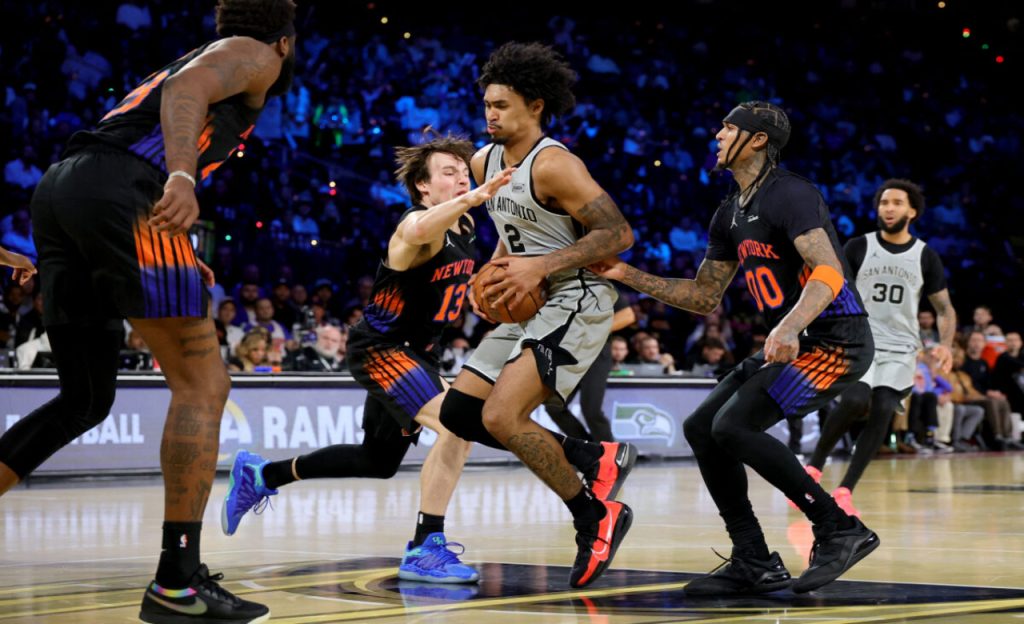 AFP 20251217 2252304108 v8 HighRes SanAntonioSpursVNewYorkKnicksEmiratesNbaCupC 1200x800 1