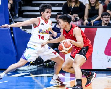 IMG 0677 PBA 50 Commissioners Cup semifinals Ginebra Rain or Shine Andrei Caracut Scottie Thompson 1200x800 1