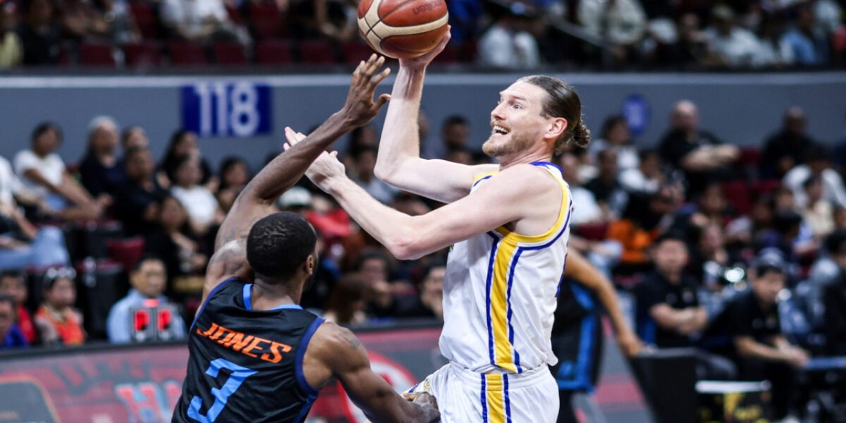 IMG 1220 PBA 50 Commissioners Cup Magnolia Meralco Clint Chapman 1200x800 1