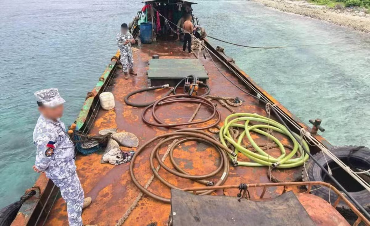 PCG arrests 8 fishermen for suspected fuel smuggling in Batangas